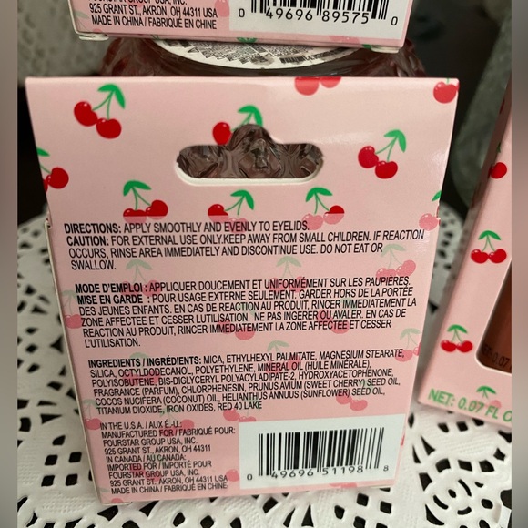 🆕🍒 b•pure Limited Edition Cherry Scented Make-Up Trio Brand New! 3 Piece Set. - Picture 7 of 8